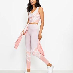 NWT Lou & Grey Tie Dye High Rise Essential Leggings size small